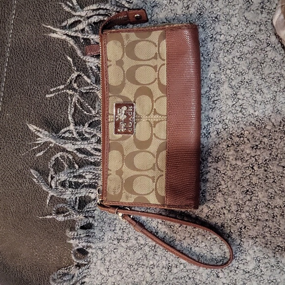 Coach Handbags - Coach Clutch
